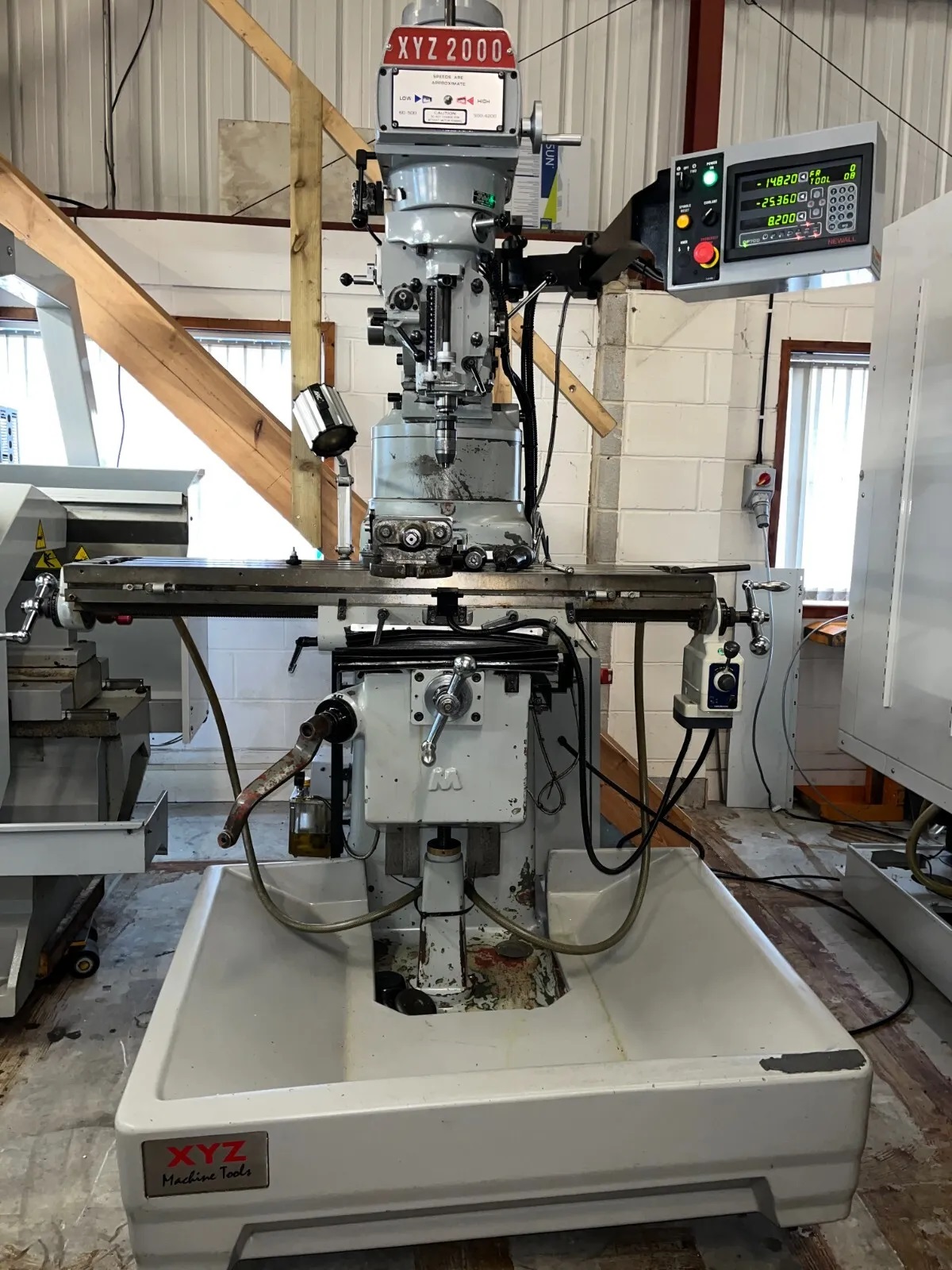 2014 XYZ 2000 TURRET MILLING MACHINE